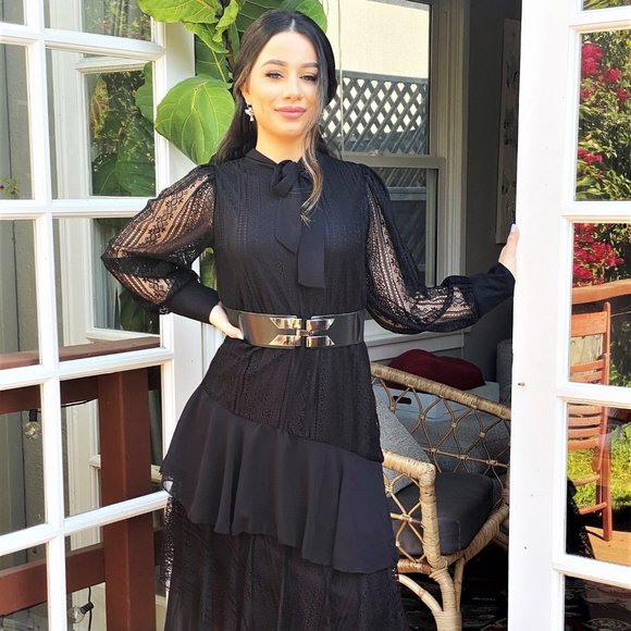 😍 Maison De Robes 𝓛𝓪𝓻𝓪 Dress - Picture 2 of 8